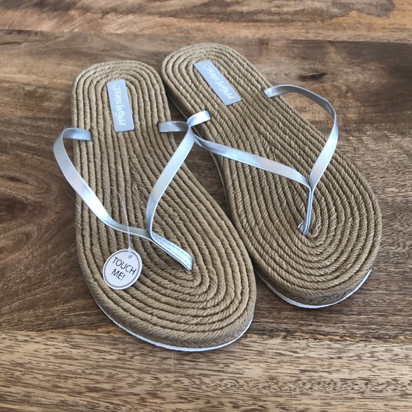 tiki flip flops